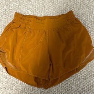 Lululemon EUC 2.5inch Hotty Hot shorts